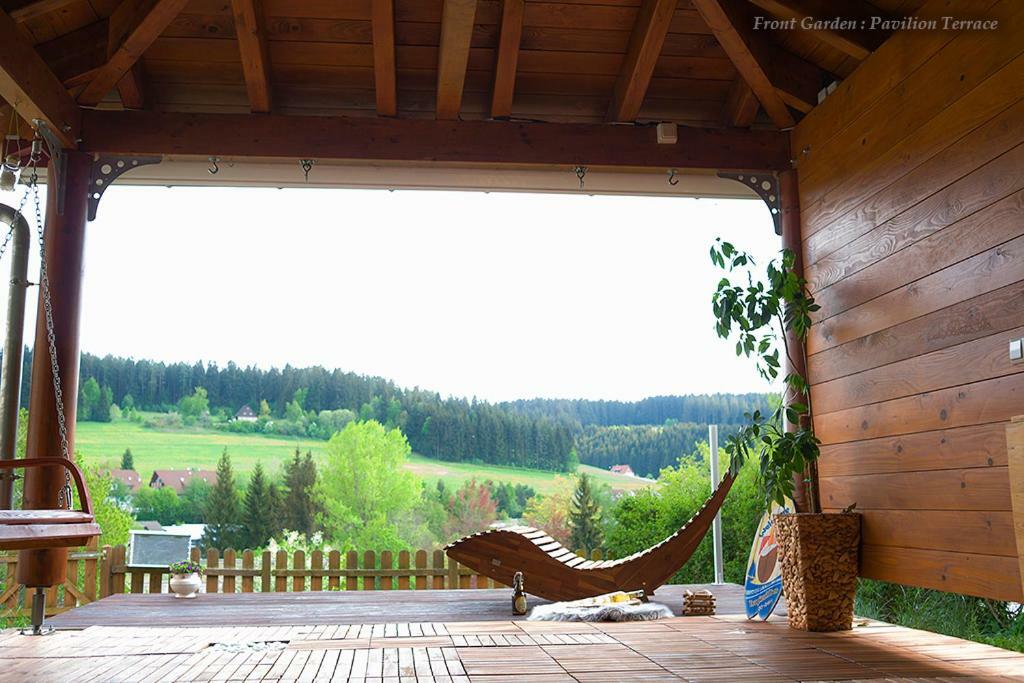 Villa Entire House in Schwarzwald with mountain view, private Gym,Sauna&Garden Unterkirnach Exterior foto
